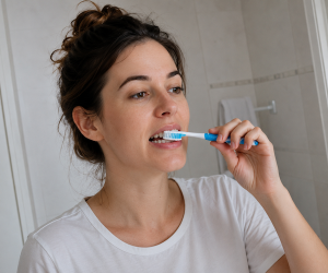 Do you still need to brush your teeth with implants?